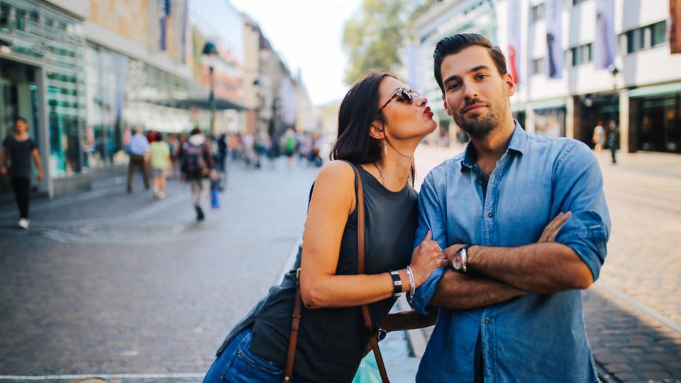 NEON Unnützes Wissen: Wann Frauen am häufigsten fremdgehen - zehn spannende Fakten zu Beziehungen