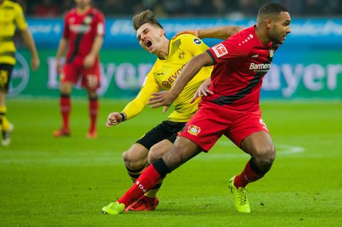 Der Moment der Verletzung: Maximilian Philipp schreit vor Schmerz