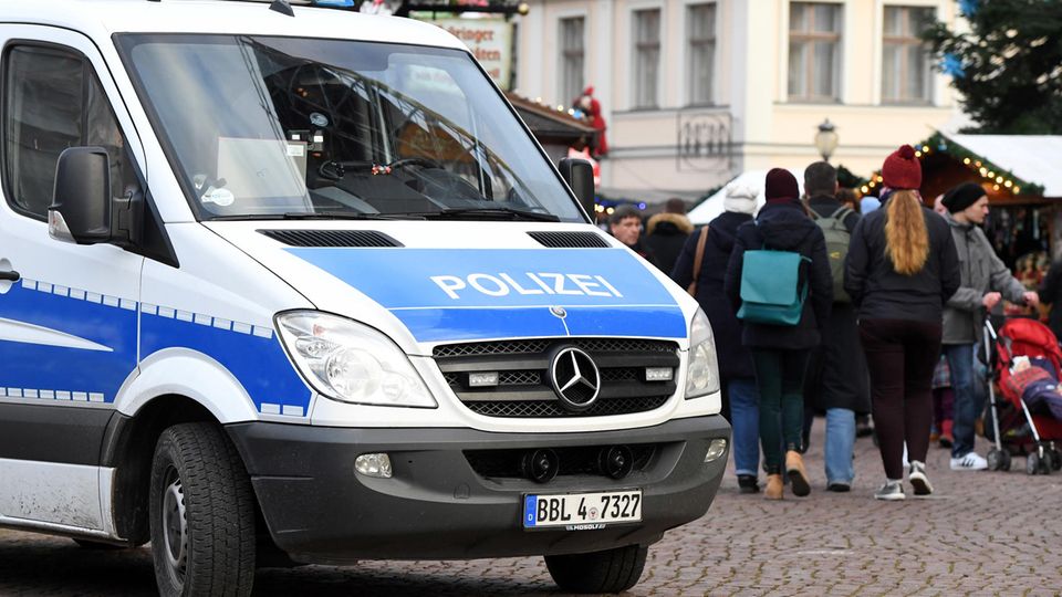 Paketbombe am Potsdamer Weihnachtsmarkt: Hintergrund ist DHL-Erpressung