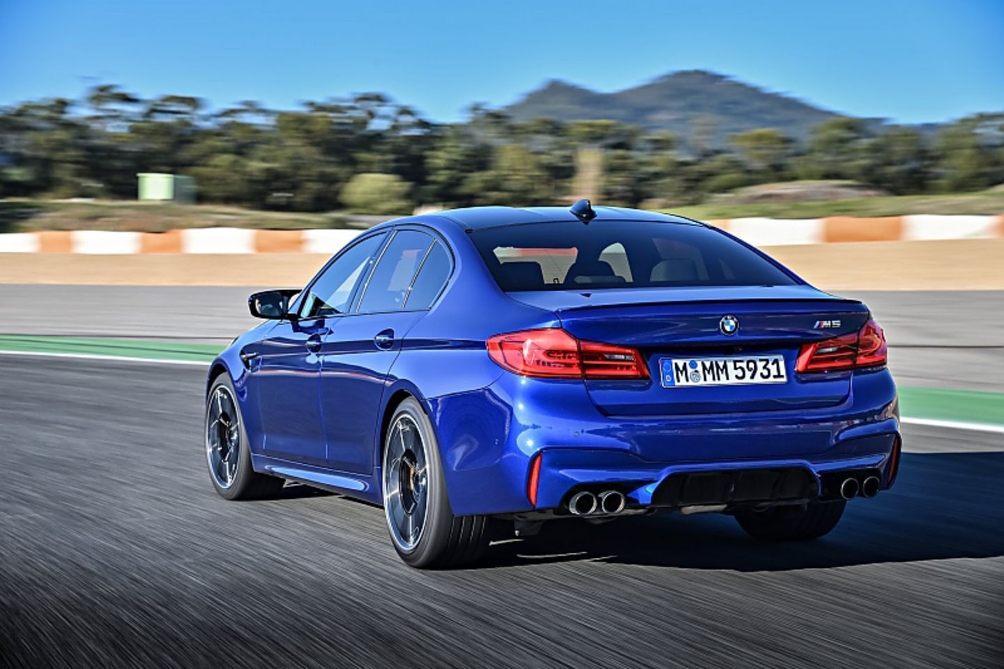 BMW M5 - 0 auf Tempo 100 in deutlich unter vier Sekunden