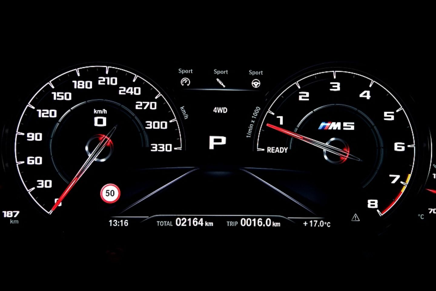 BMW M5 - die Instrumente sind animiert