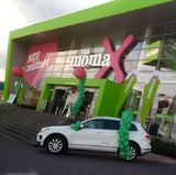 Die Möbelkette MöMax schafft es mit Platz 10 neu ins Ranking. Die Mitarbeiter sind zufrieden mit ihrer Arbeit. Einer der negativen Punkte bei den Bewertungen: "Nervtötende Kunden". Allerdings ist die Quellenlage bei den Daten noch mehr als dürftig. Nur 42 Mitarbeiter haben das Unternehmen bewertet.