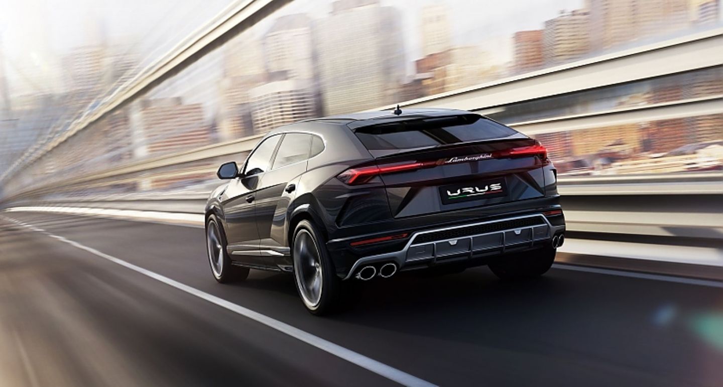 Nach 3,6 Sekunden erreicht der Lamborghini Urus Landstraßentempo