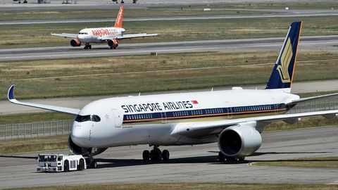Vietnam Airlines: Airbus landet auf unvollendeter Landebahn - und kommt jetzt nicht mehr weg