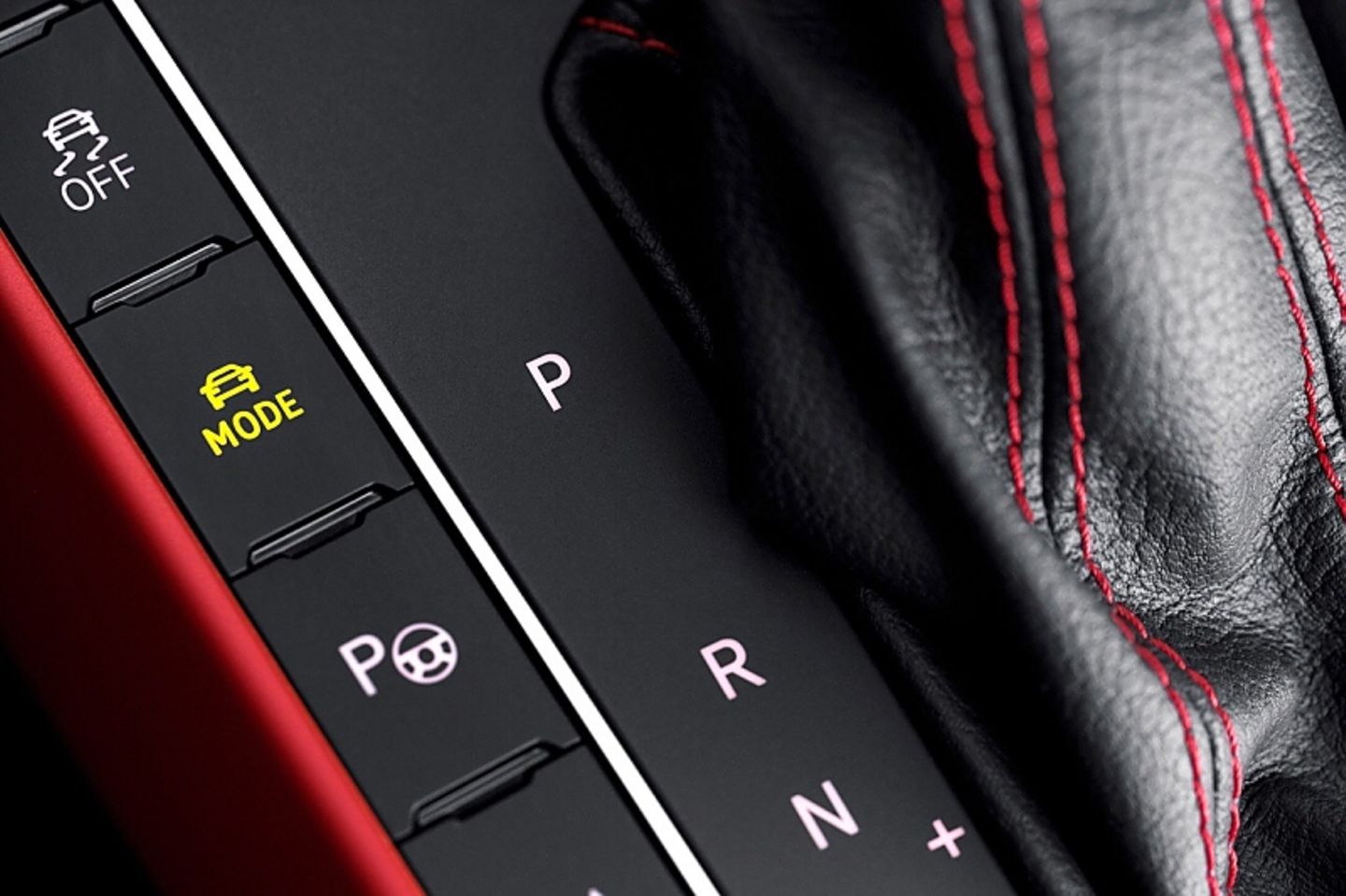 Die Einstellleiste neben dem DSG-Hebel im VW Polo GTI 2018
