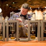 Hier werden über 100 Getränke serviert, der Fokus liegt aber nicht auf Kaffee, sondern auf Tee