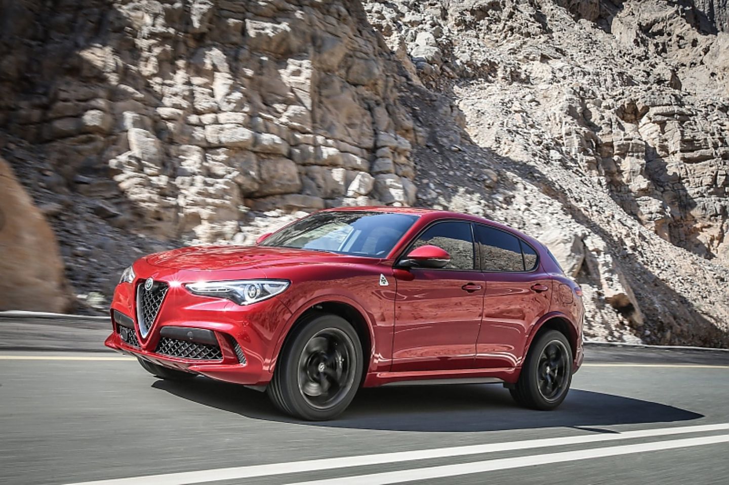 Alfa Romeo Stelvio Quadrifoglio - 0 auf Tempo 100 in 3,8 Sekunden