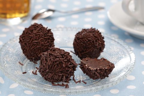 Leckere Rezeptidee für die Winterzeit: So leicht gelingen selbstgemachte Rumkugeln