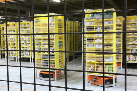 Roboter und Drohnen: Darum setzt Amazons Logistikzentrum "HAM2" auf Transportroboter