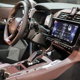 Das Cockpit des DS 7 Crossback ist verspielt