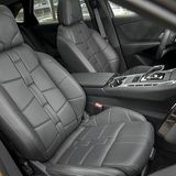 Der Seitenhalt der Sitze könnte besser sein