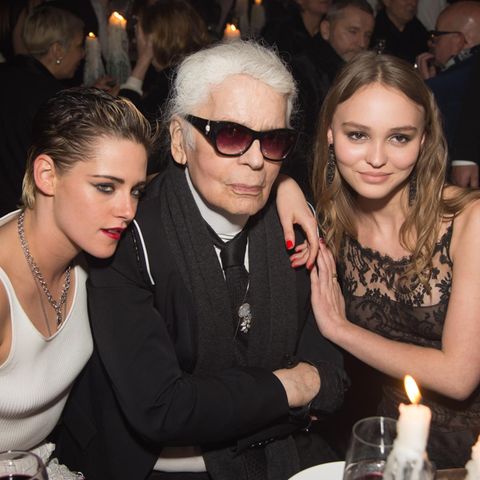 Karl Lagefeld mit seinen Musen Kristen Stewart und Lily Rose Depp