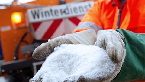 Winterdienst Warum Bayern jetzt mit Gurkenwasser gegen Glätte kämpft