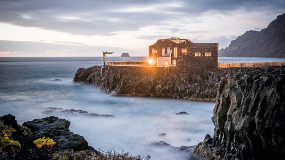 Kanarische Inseln: Am Hotel Punta Grande rütteln die Wellen Am Hotel Punta Grande rütteln die Wellen
