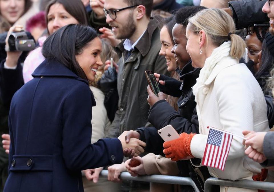 Meghan Markle mit Royal Fans in Nottingham