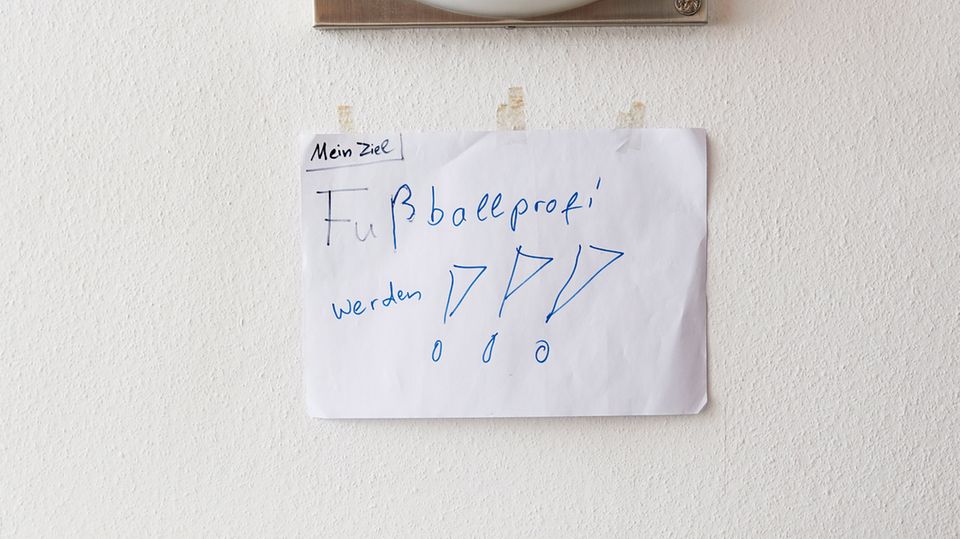 Behinderung im Profisport: Ollert war acht Jahre alt, als er diesen Wunschzettel an die Wand heftete. Neun Jahre später hatte er es geschafft Ollert war acht Jahre alt, als er diesen Wunschzettel an die Wand heftete. Neun Jahre später hatte er es geschafft