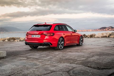 Audi RS4 Avant - die ausgestellten Backen stehen ihm gut