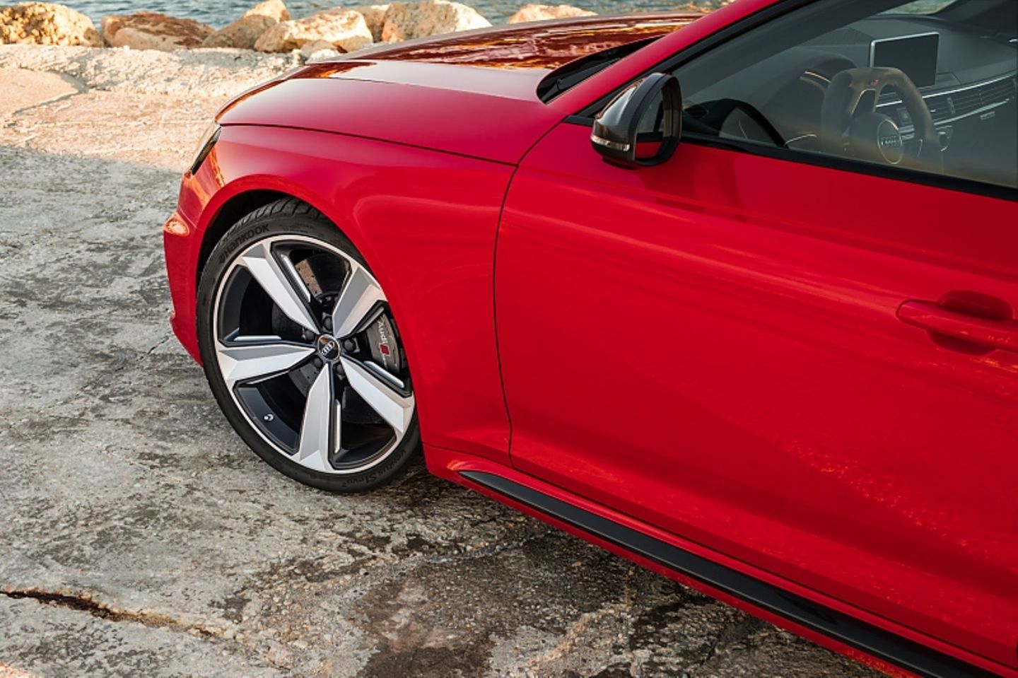 Audi RS4 Avant - serienmäßig sind 19-Zöller
