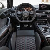 Das Cockpit des Audi RS4 Avant