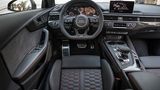 Das Cockpit des Audi RS4 Avant