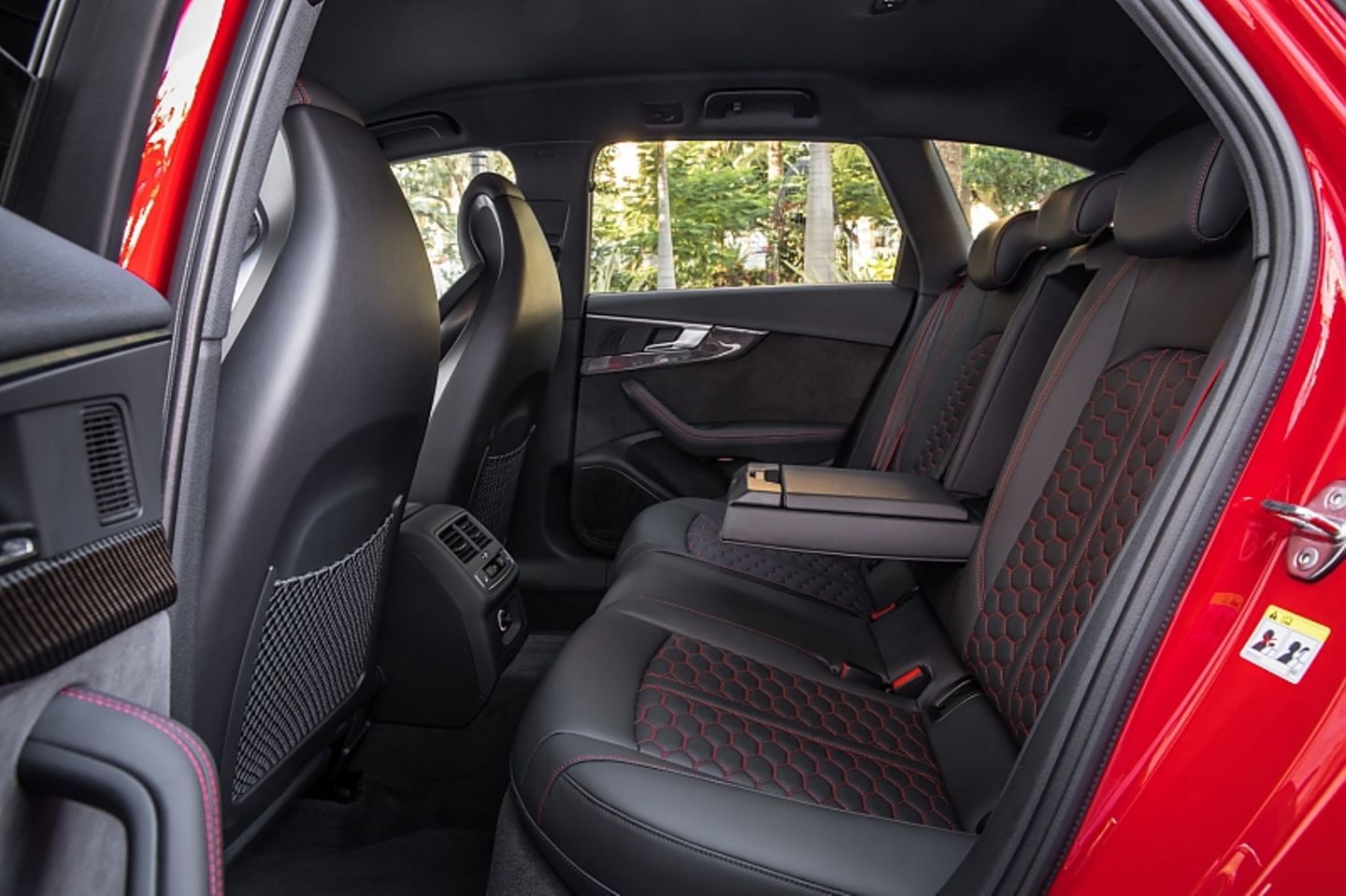 Audi RS4 Avant - genügend Platz im Fond - für zwei Personen