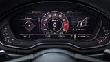 Audi RS4 Avant - die Instrumente sind animiert, aber etwas blass