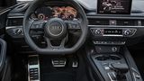 Audi RS4 Avant - aufgeräumtes Interieur