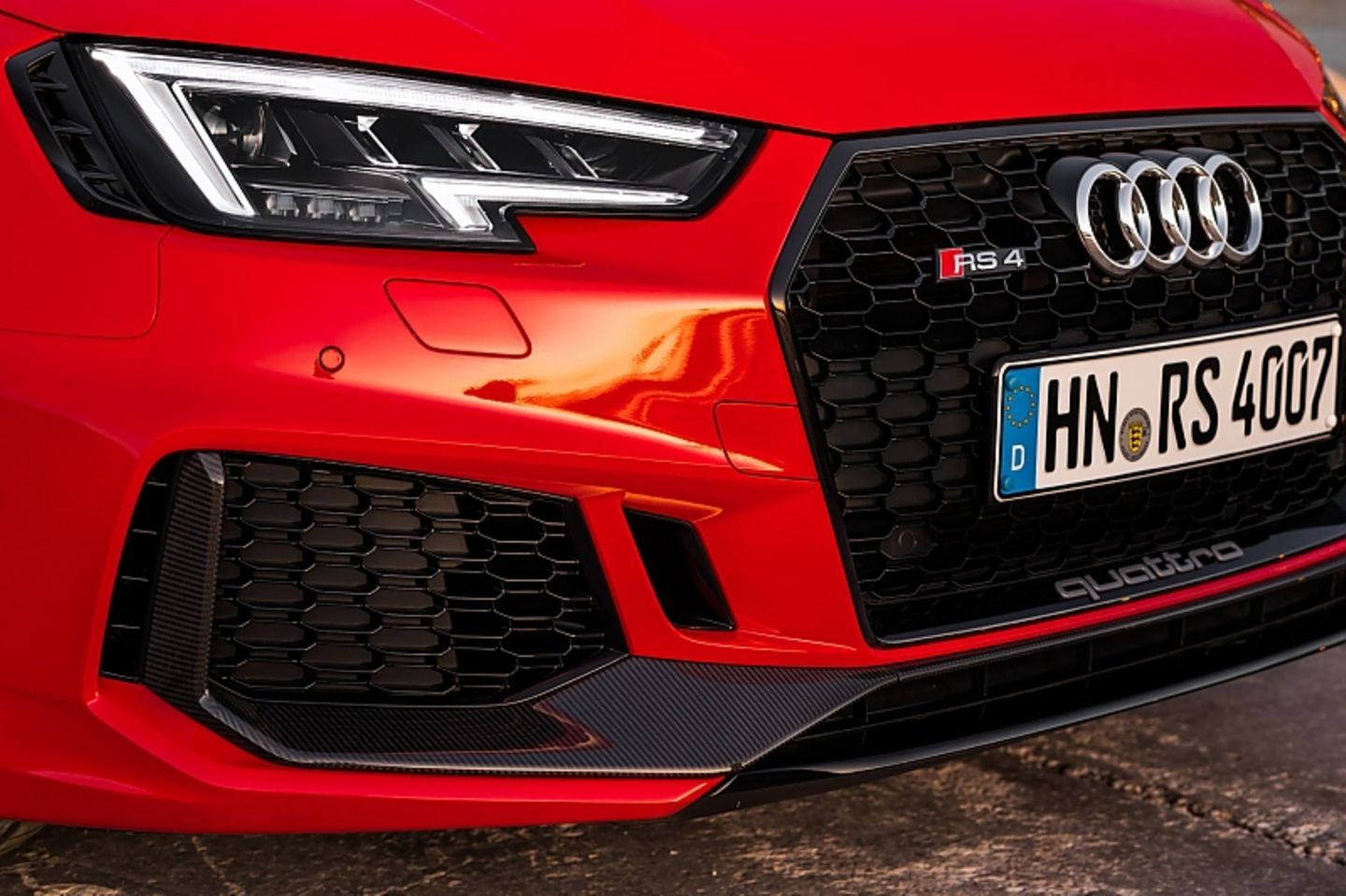 Audi RS4 Avant - LED-Licht ist Serie