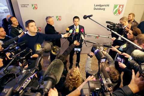 "Wir wollen Gerechtigkeit für die 21 Toten" - Loveparade-Mammutprozess gestartet