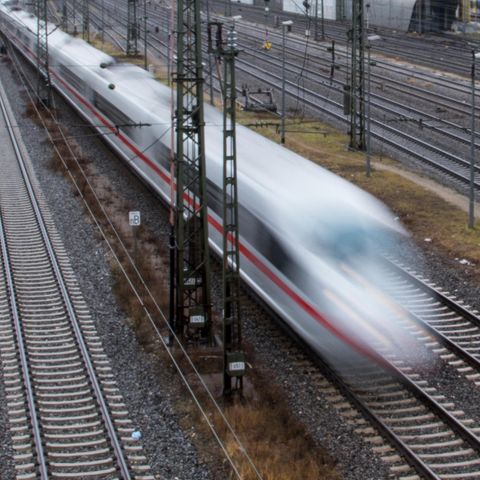 Ein Sonderzug der Deutschen Bahn am Bahnhof in München (Symbolbild)