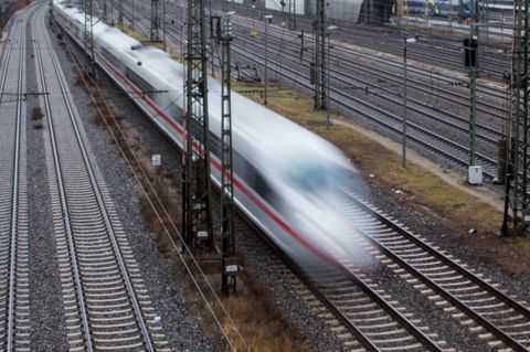 Ein Sonderzug der Deutschen Bahn am Bahnhof in München (Symbolbild)