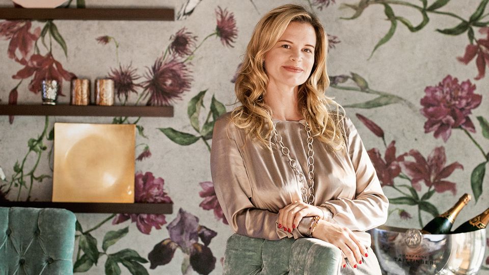 Boomender Wirtschaftszweig: Ein Ende des Hypes ist nicht in Sicht, sagt Nadine Metgenberg, Wedding-Planerin für die Luxusklasse. Hier in ihrem Hamburger Showroom Ein Ende des Hypes ist nicht in Sicht, sagt Nadine Metgenberg, Wedding-Planerin für die Luxusklasse. Hier in ihrem Hamburger Showroom