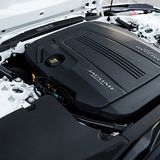 Jaguar T-Type P300 2.0 T - der neue Vierzylinder leistet 221 kW / 300 PS