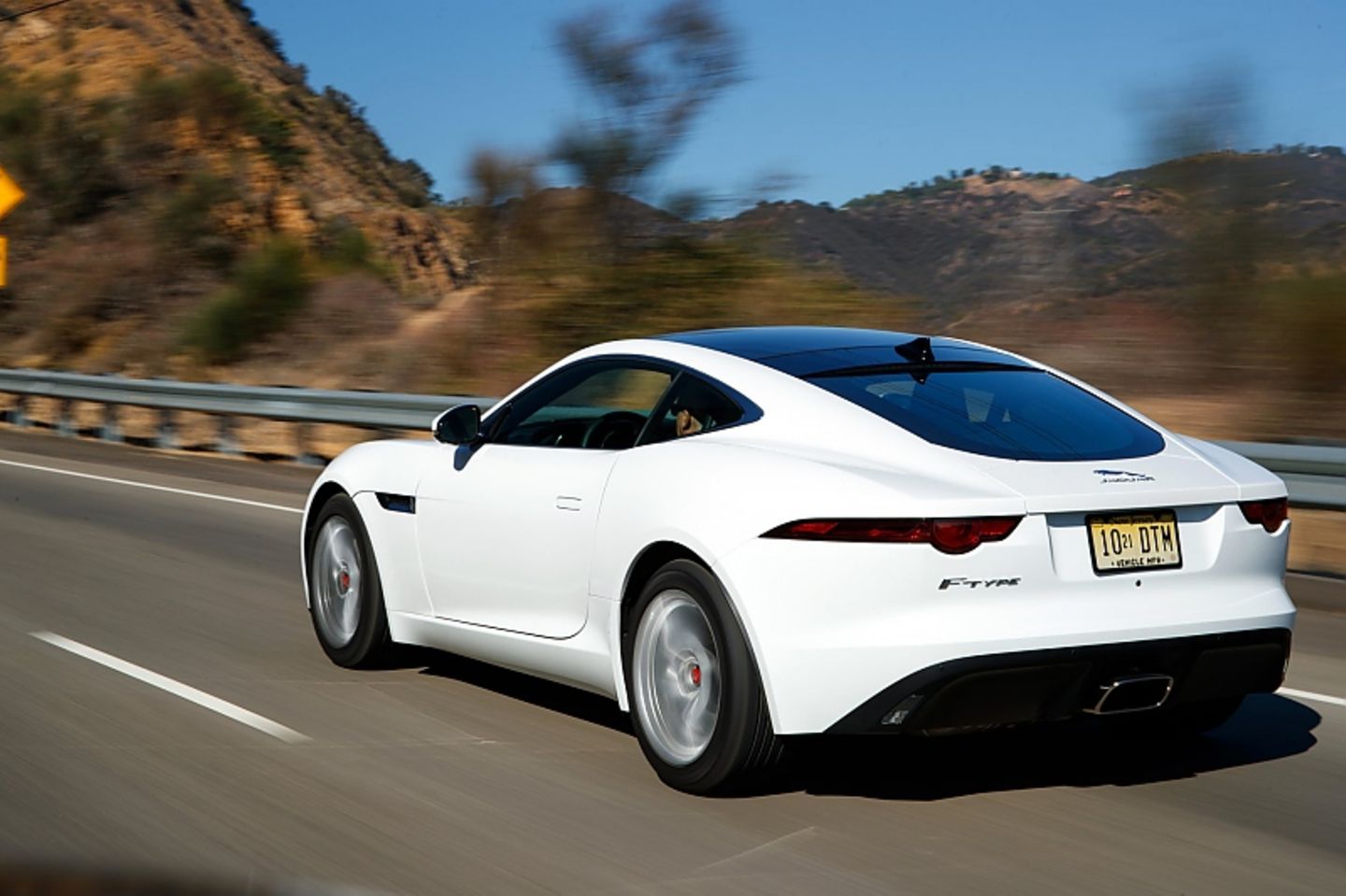 Jaguar T-Type P300 2.0 T