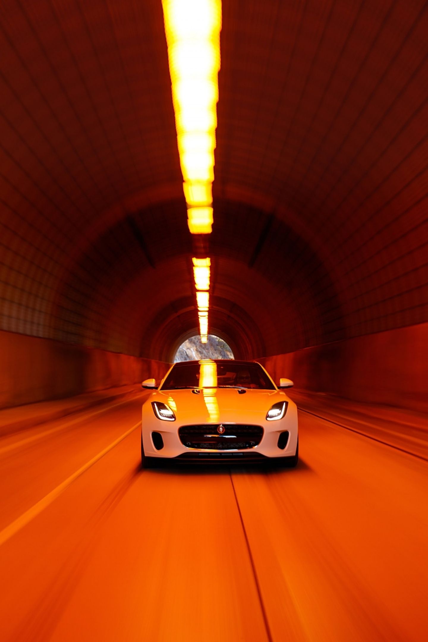 Jaguar T-Type P300 2.0 T