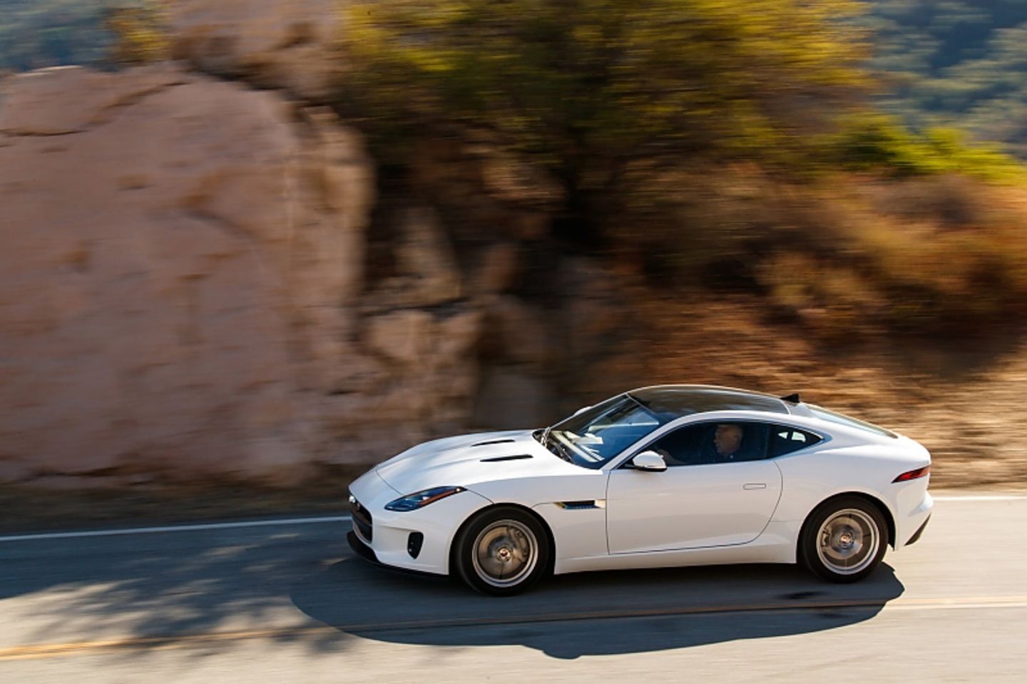 Jaguar T-Type P300 2.0 T