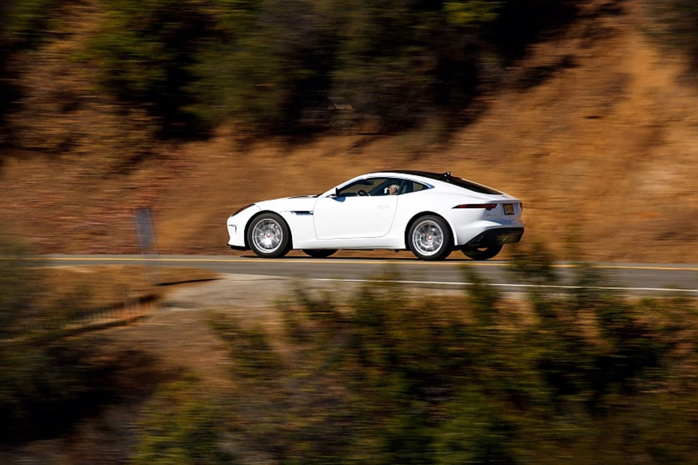 Jaguar T-Type P300 2.0 T
