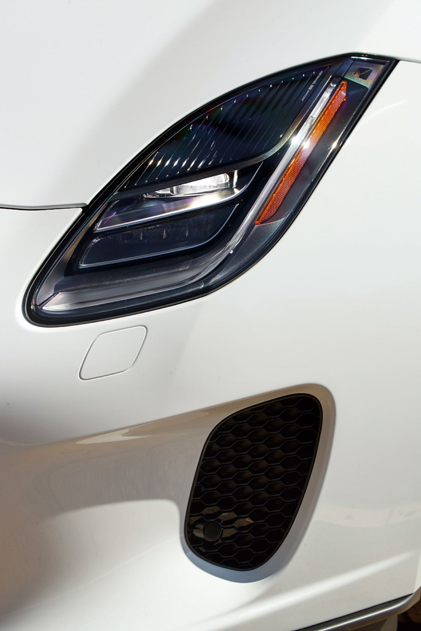 Jaguar T-Type P300 2.0 T