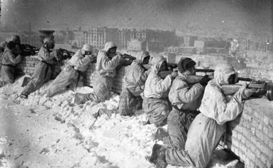 Die Soldaten der Roten Armee waren im Gegensatz zu den Deutschen mit Winterkleidung versehen.