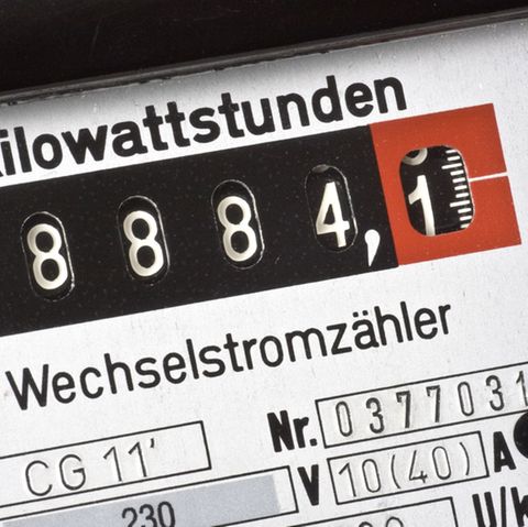 Eigentlich müsste Strom für Kunden derzeit günstiger werden. Doch die Realität sieht oft anders aus.