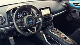 Das Cockpit soll sportlichen Flair verströmen