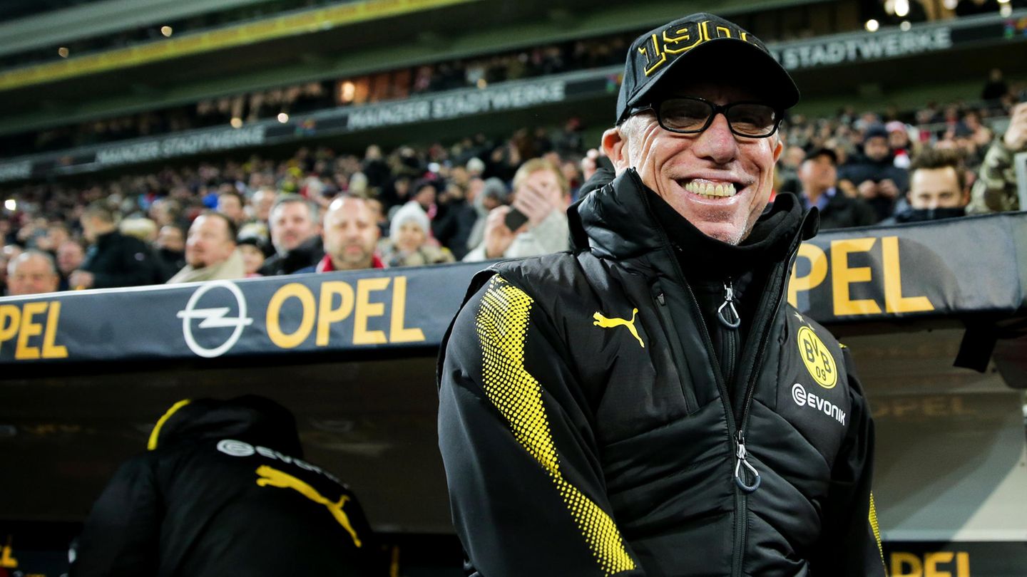 "There is only one Peter Stöger": So euphorisch feiern BVB-Fans ihren neuen Trainer