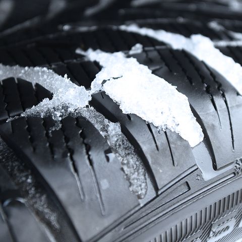 Sommerreifen im Winter? Diese Strafen drohen Autofahrern