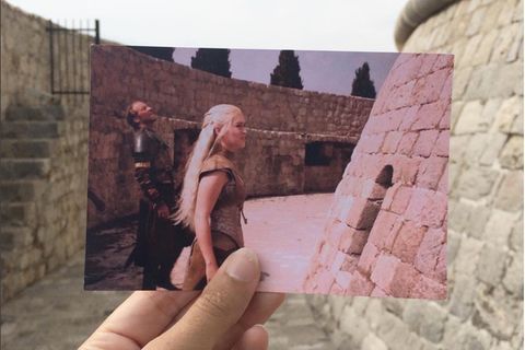 Ein Szenen-Foto aus Game of Thrones vor dem Original-Hintergrund