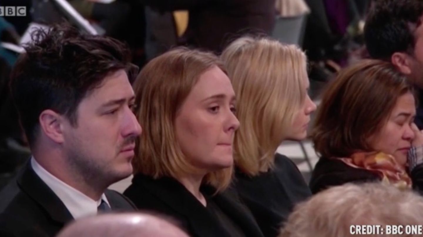 Die Sängerin Adele und Carey Mulligan kämpfen mit den Tränen beim Grenfell Tower Gedenkgottesdienst