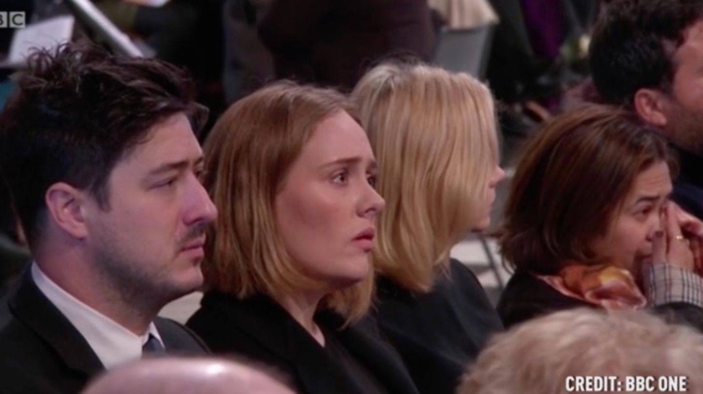Die Sängerin Adele kämpft mit den Tränen beim Grenfell Tower Gedenkgottesdienst