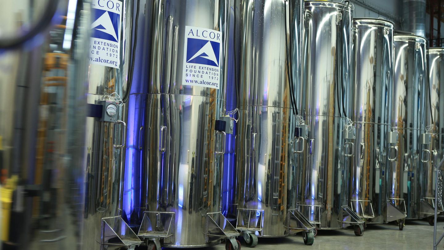 Kryonik-Behälter. Hier werden die Toten aufbewahrt