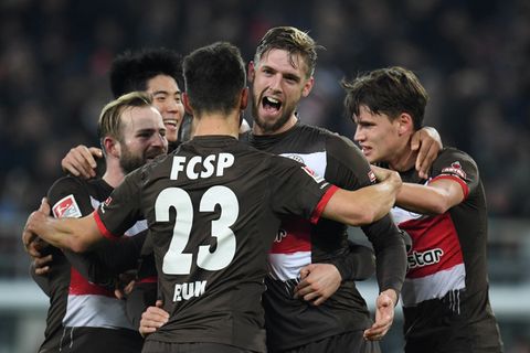 Lasse Sobiech (M.) vom FC St. Pauli machte ein Tor selber und stoppte viele Angriffe des VfL Bochum