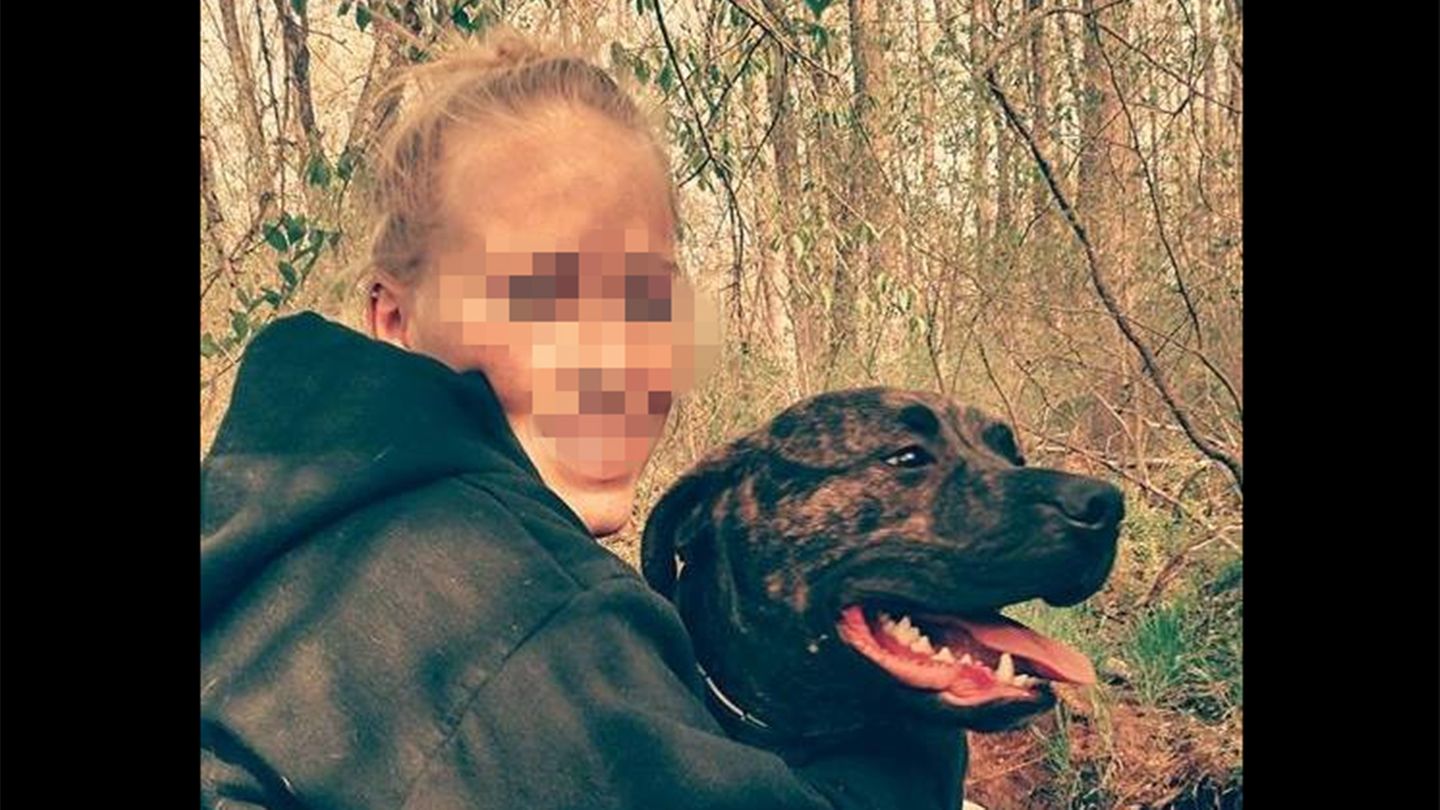 USA - Virginia- Pitbulls - Frau - Goochland