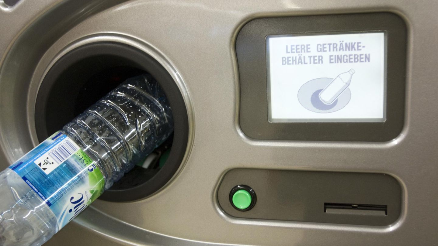 Platz 4: Defekte Leergut-Automaten  Wenn der Pfandautomat nicht funktioniert, steht man mit seiner Tüte voller Leergut blöd da.
